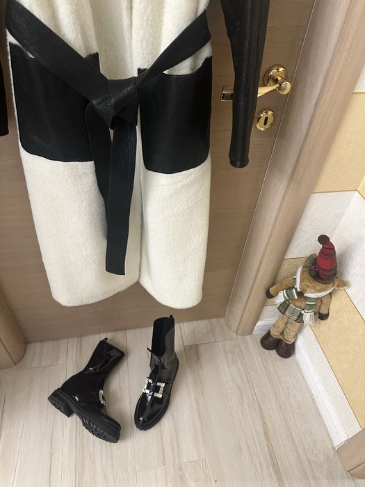 Palton blana combinat cu piele