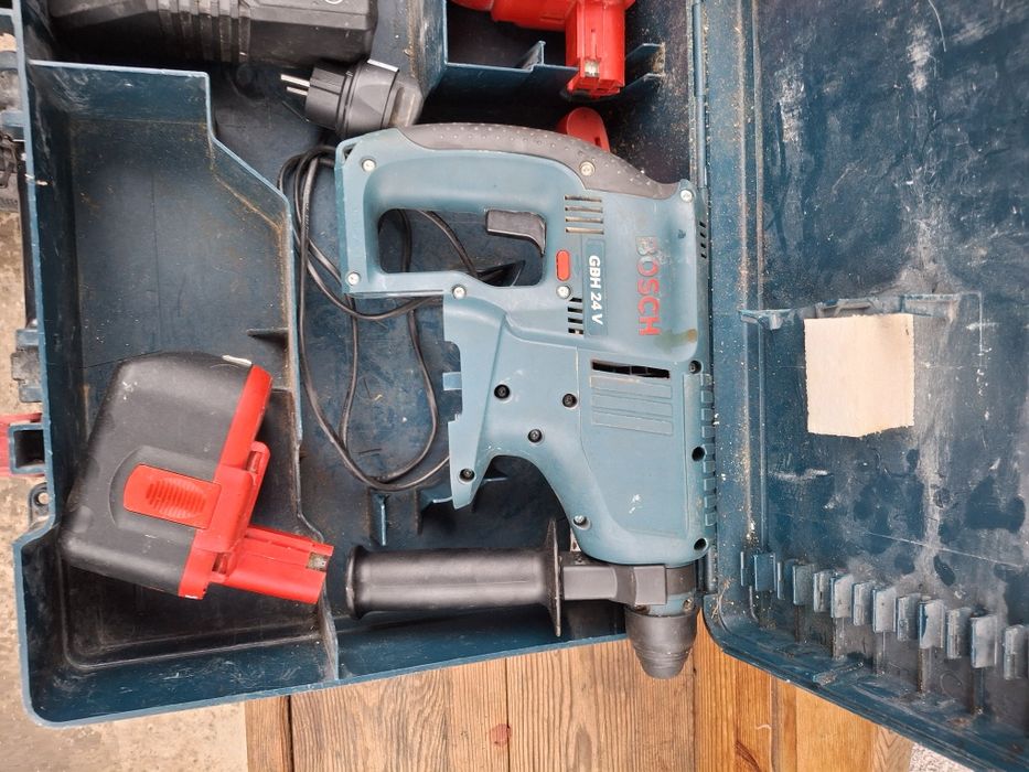 Перфоратор BOSCH