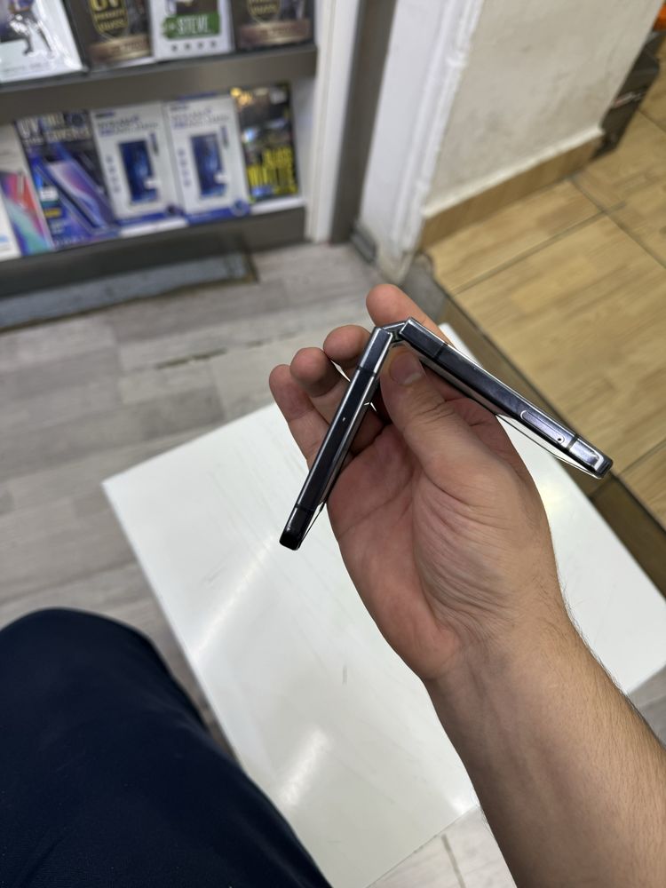 Galaxy Z Flip 5 256GB  8GB