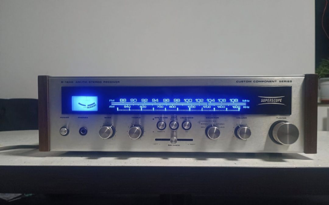 Amplituner Superscope R-1240