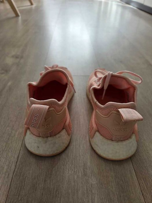 Vand Adidas NMD R1
