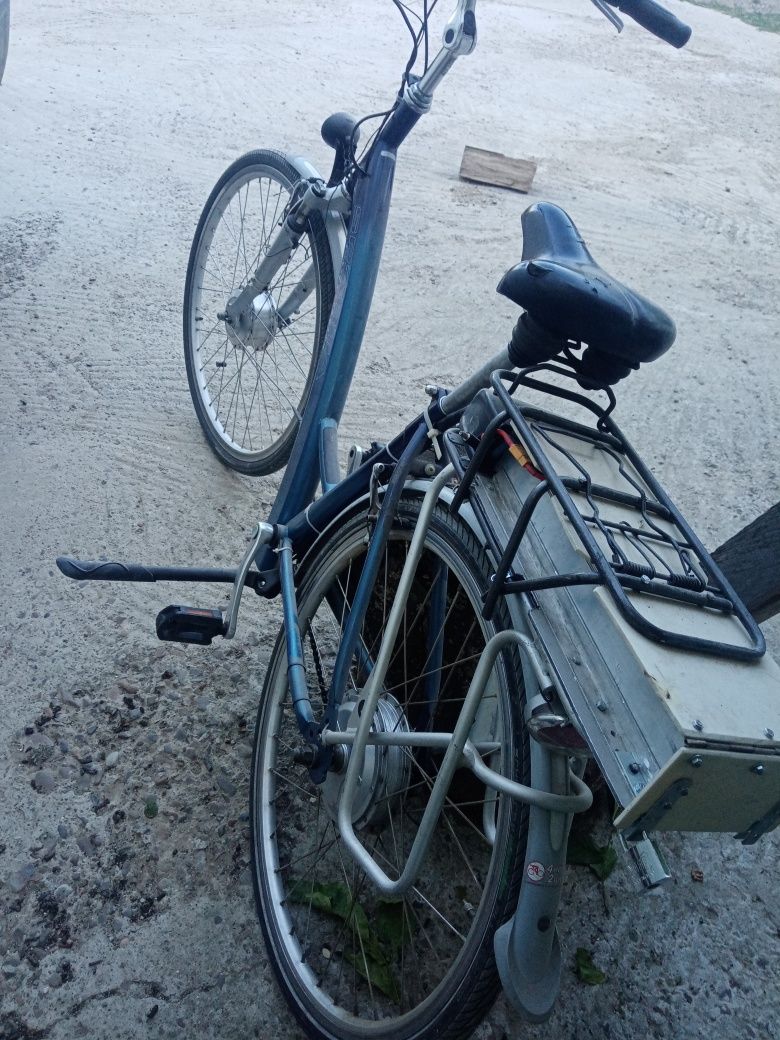 Vând bicicleta electrică.