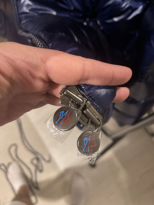 Pe comanda Geaca Moncler Maya Barbati