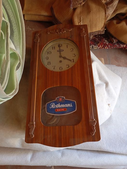 Соат деворга осиладиган