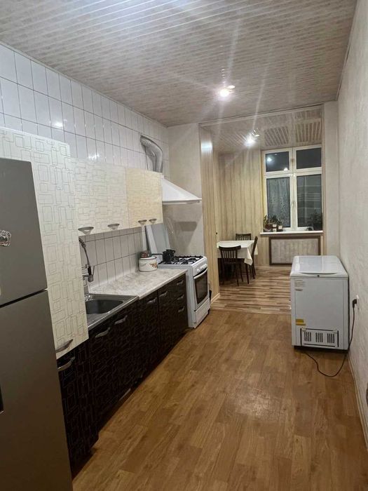 Продаётся, своя 3/5/5, 103м² на Садык-Азимова. Есть лифт.