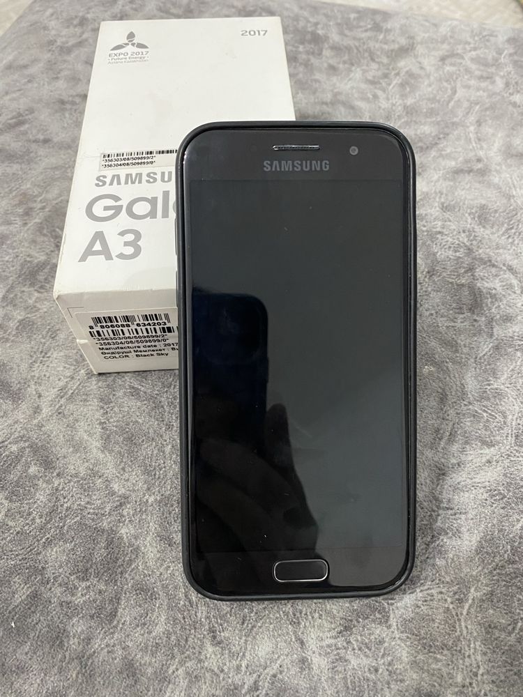 Продам телефон Samsung galaxy A3