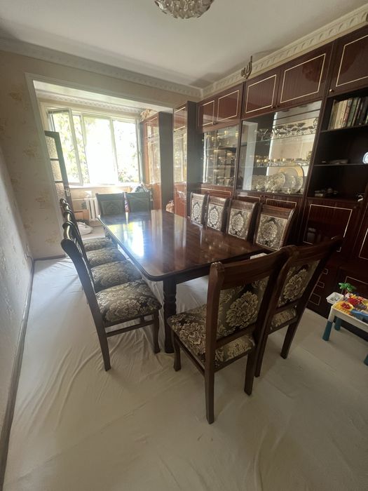 Yaxshi foydalanilgan uy uchun mebellar sotiladi