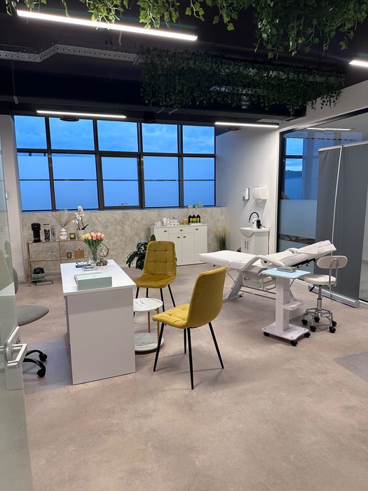 Comision 0%! De vanzare cabinet cosmetică complet mobilat si utilat!