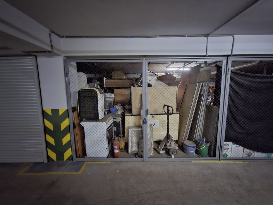 Офисные мебели кресло столы