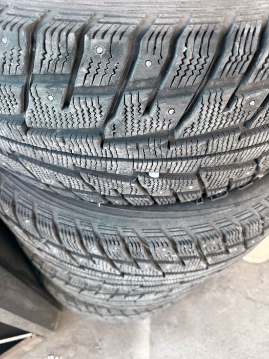 Шины зимние коплект 18
