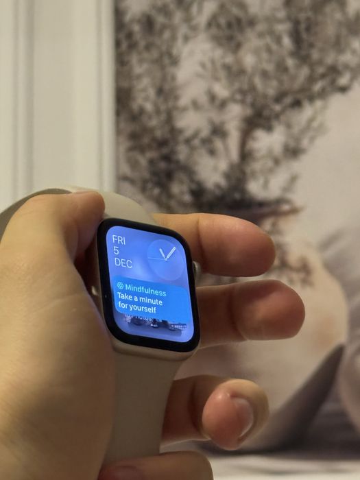 Apple Watch SE 2023 44mm - 100 la suta viata baterieiei