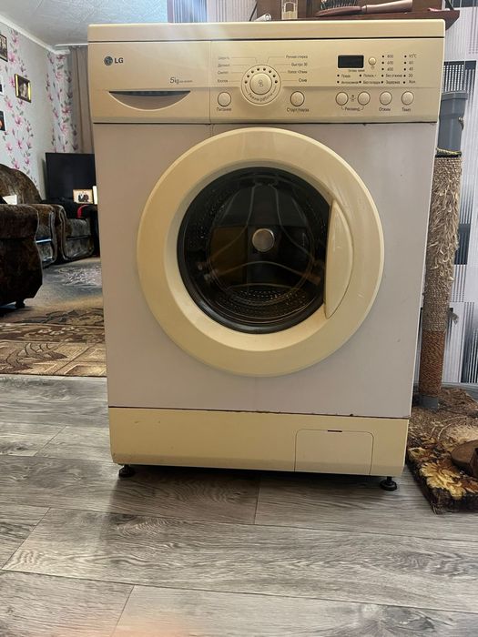 Машинка стиральная