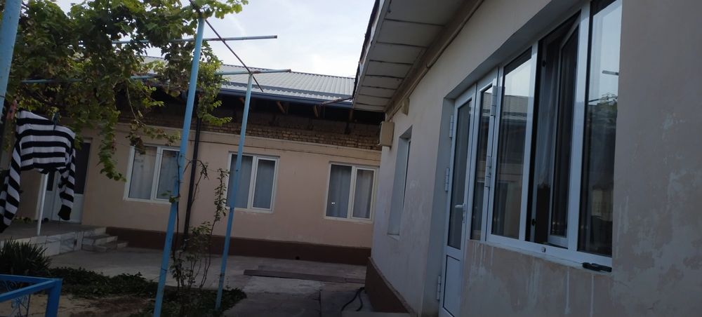 10 сотик Ҳовли сотилади