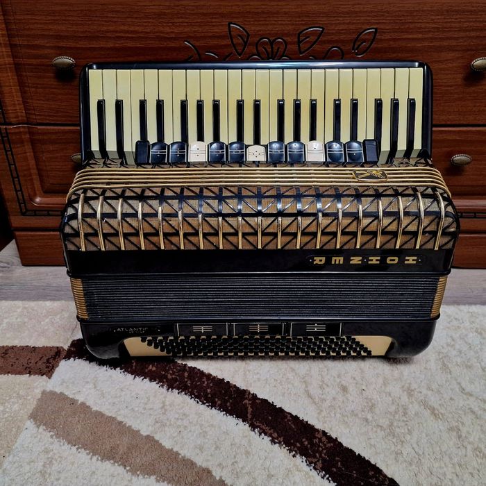 Vand acordeon Hohner Atlantic 4