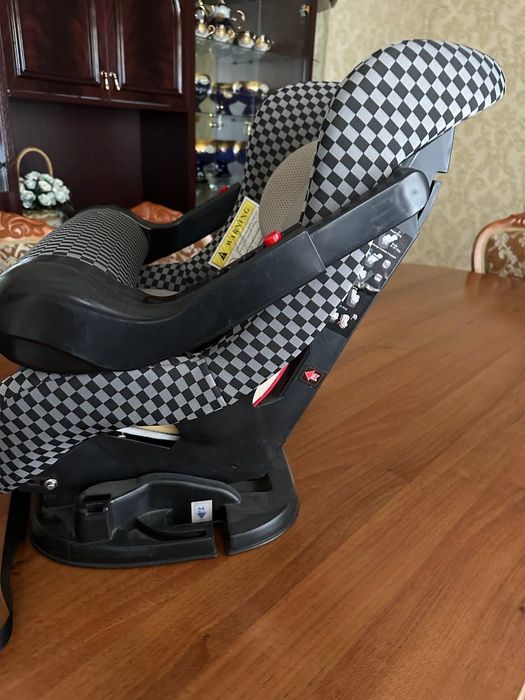 Автокресло сотилади
