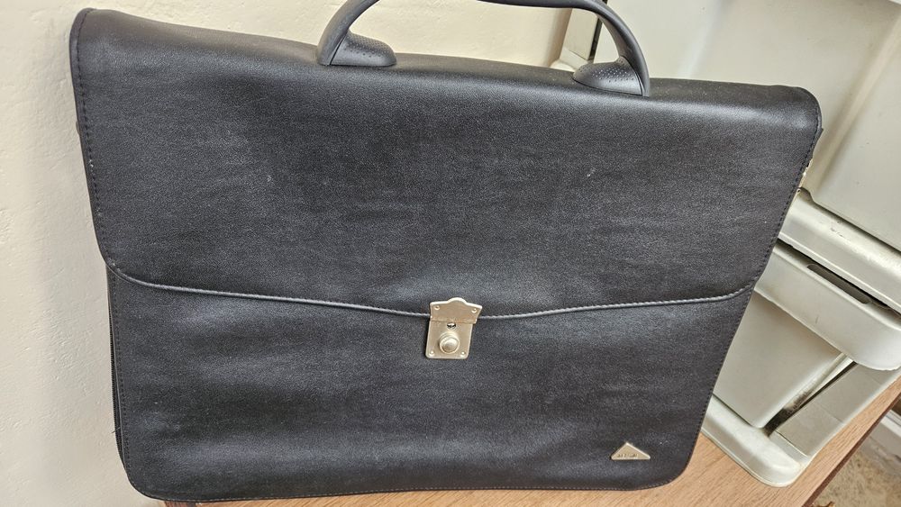 Мъжка кожена чанта