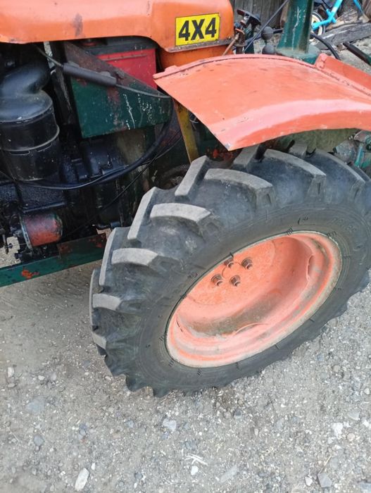 Vând motocultor diesel 18cai pornire la cheie4×4