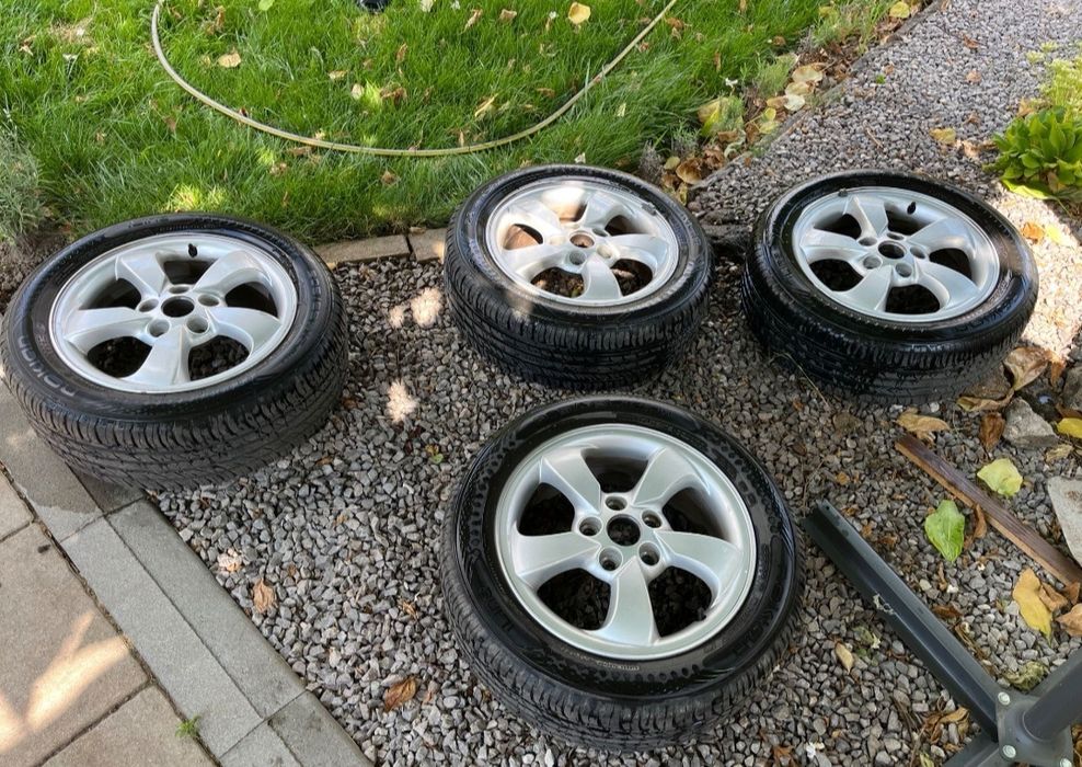 4 бр летни гуми 205 55 16 Nokian много малко карани без джанти r16