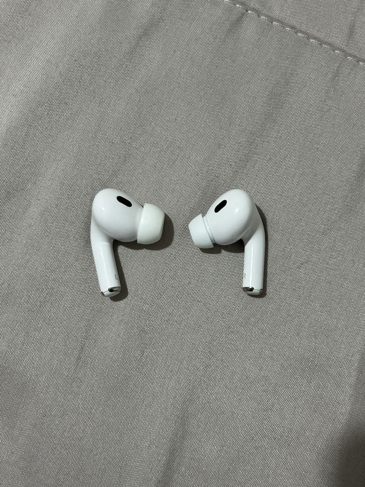 Продавам AirPods pro 2.