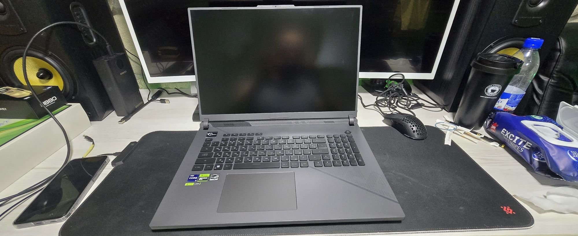 Ноутбук ASUS 18"