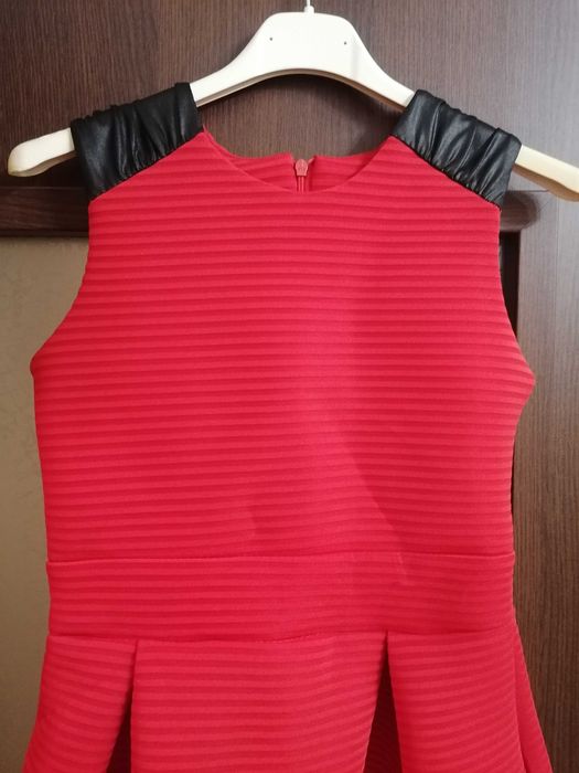 Рокля за млади дами