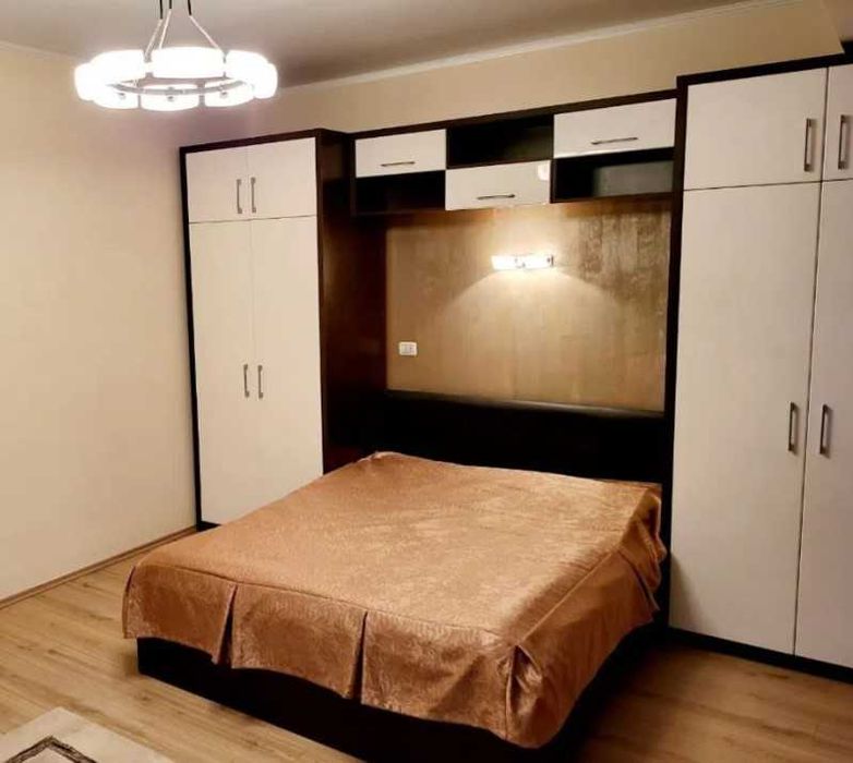 Дава се под наем Тристаен апартамент в Пловдив, Христо Смирненски - 89 кв.м за 433.5 € - Снимка #2