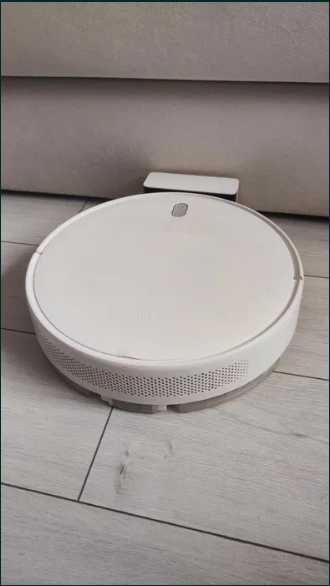 Робот-пылесос Mi Robot Vacuum-Mop Essential с функцией мытья пола
