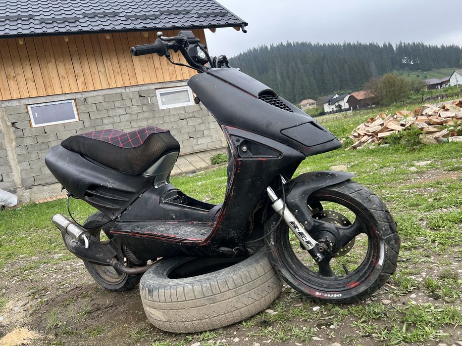 Scuter aprilia sr 80 2 t ,schimb si cu trotinetă!
