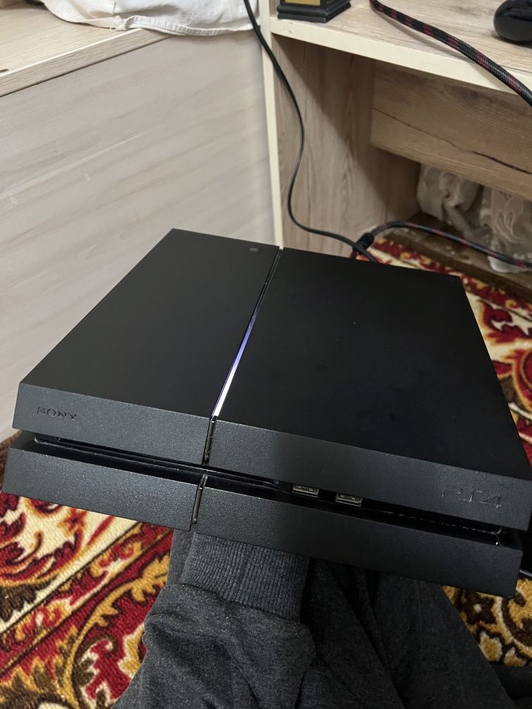 Playstation 4 slim