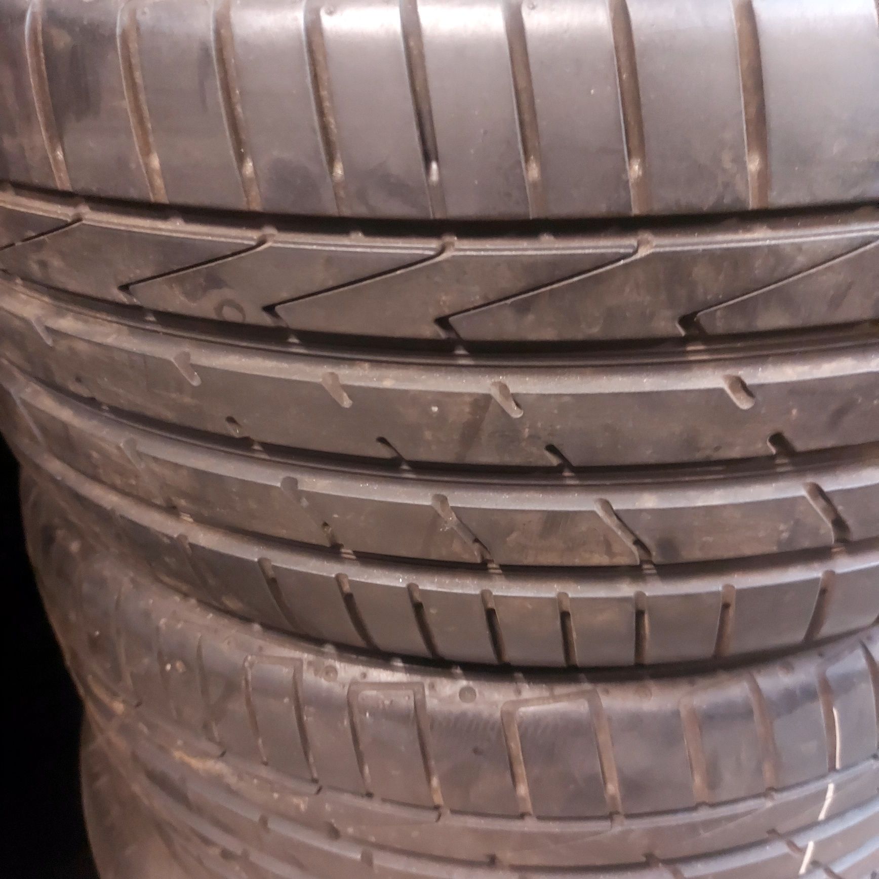 245/40/19"Hankook 4бр.гуми