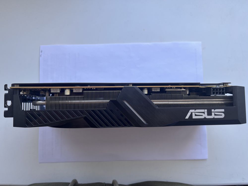 Видеокарта ASUS 5600XT AMD