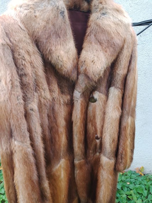 Vând haină blană vizam,stare perfecta.
