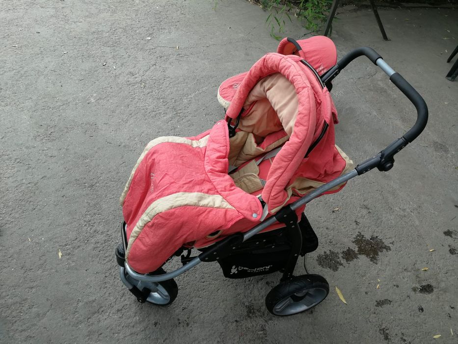 Vând cărucior Bertoni 3 in 1