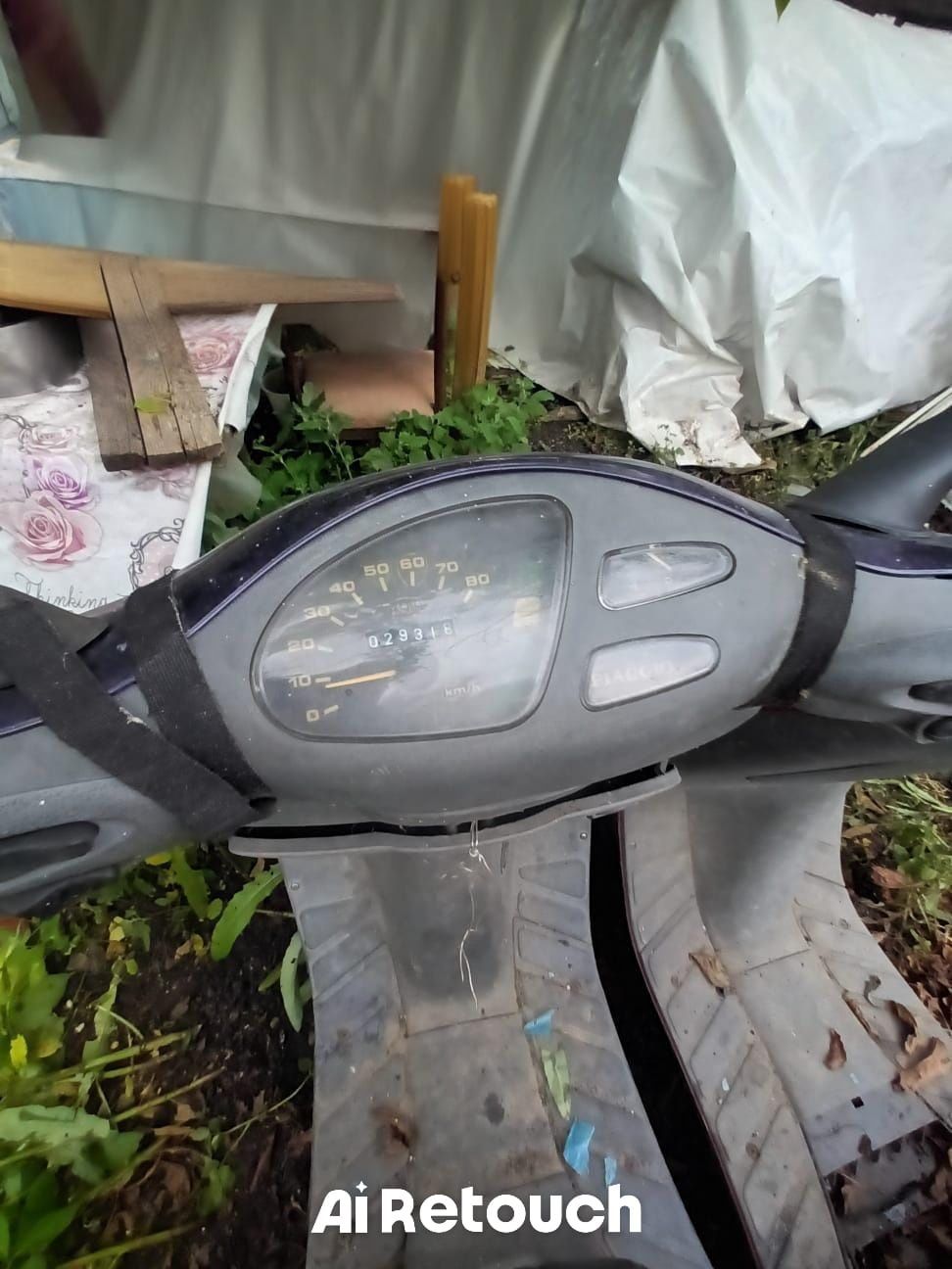 VÂND 2 SCUTERE Piaggio Sfera pentru piese sau reparat