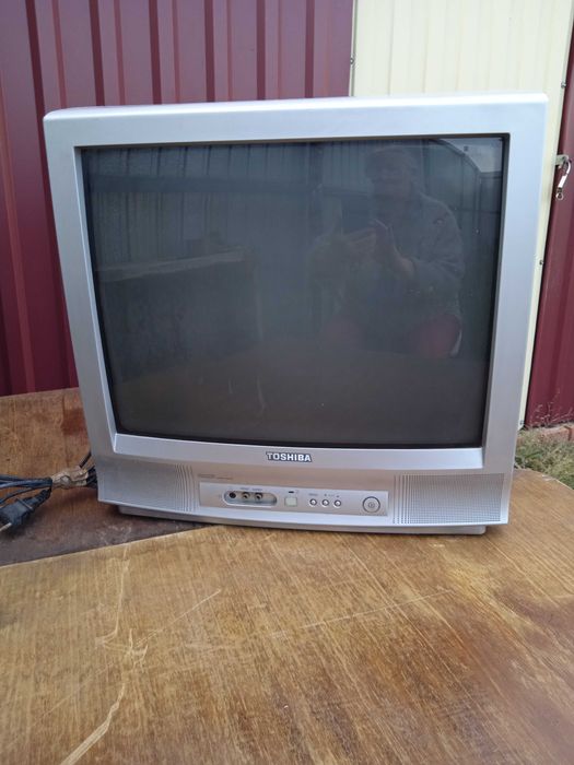 Продам телевизор TOSHIBA