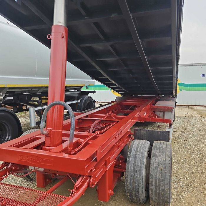 Remorca basculabila agricola