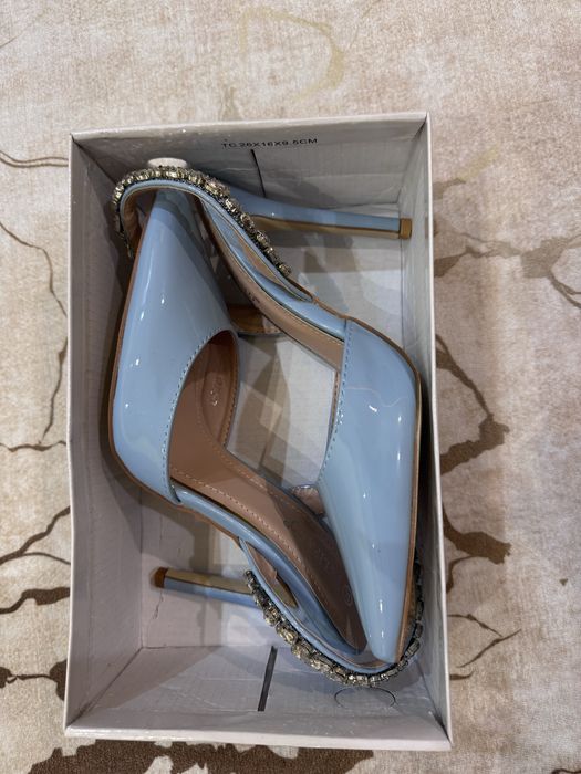 Дамски токчета с камъни