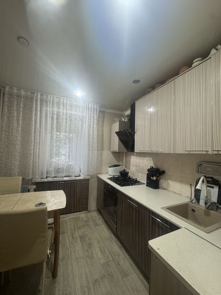 Продам 3 комнатную Центр