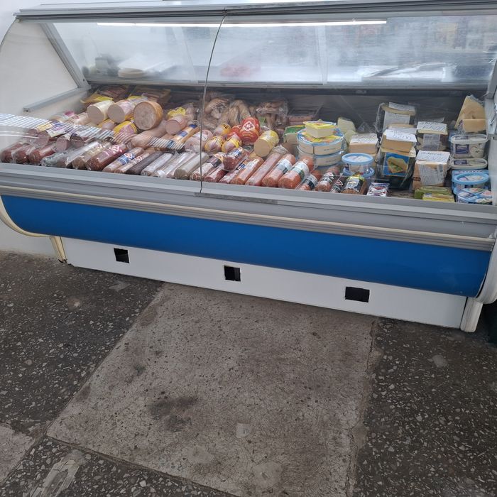 Продам холодильную витрину!В рабочем состоянии !