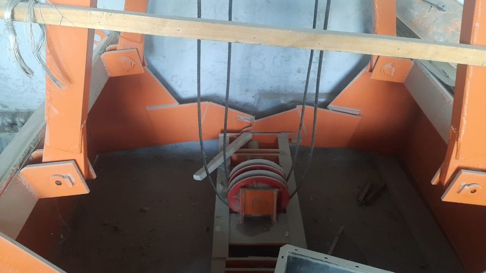 Грейфер 1,6 м3 моторный