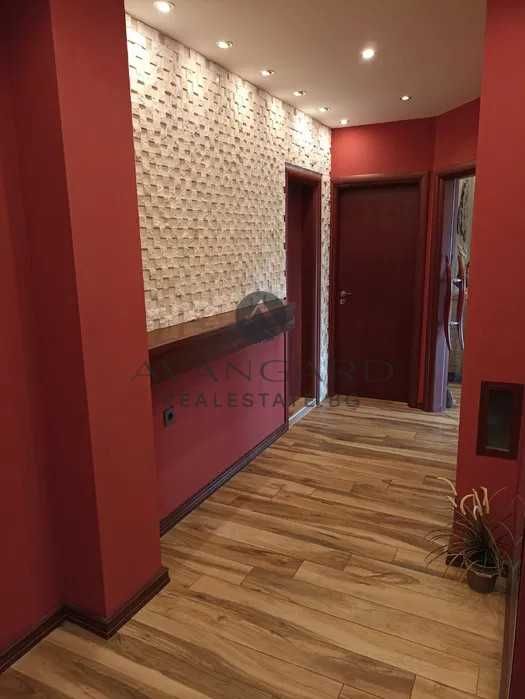 Продава се Тристаен апартамент в Пловдив, Център - 160 кв.м за 2040 €/кв.м - Снимка #10