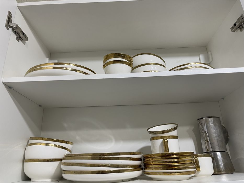 Продам столовый сервиз