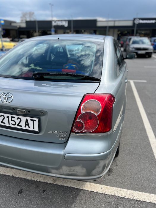 Toyota avensis сива