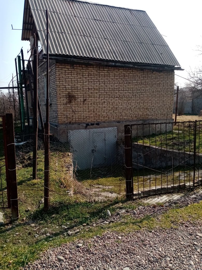 Продаётся дача, Пскентскии район, бывшая Акмаль Икрамого