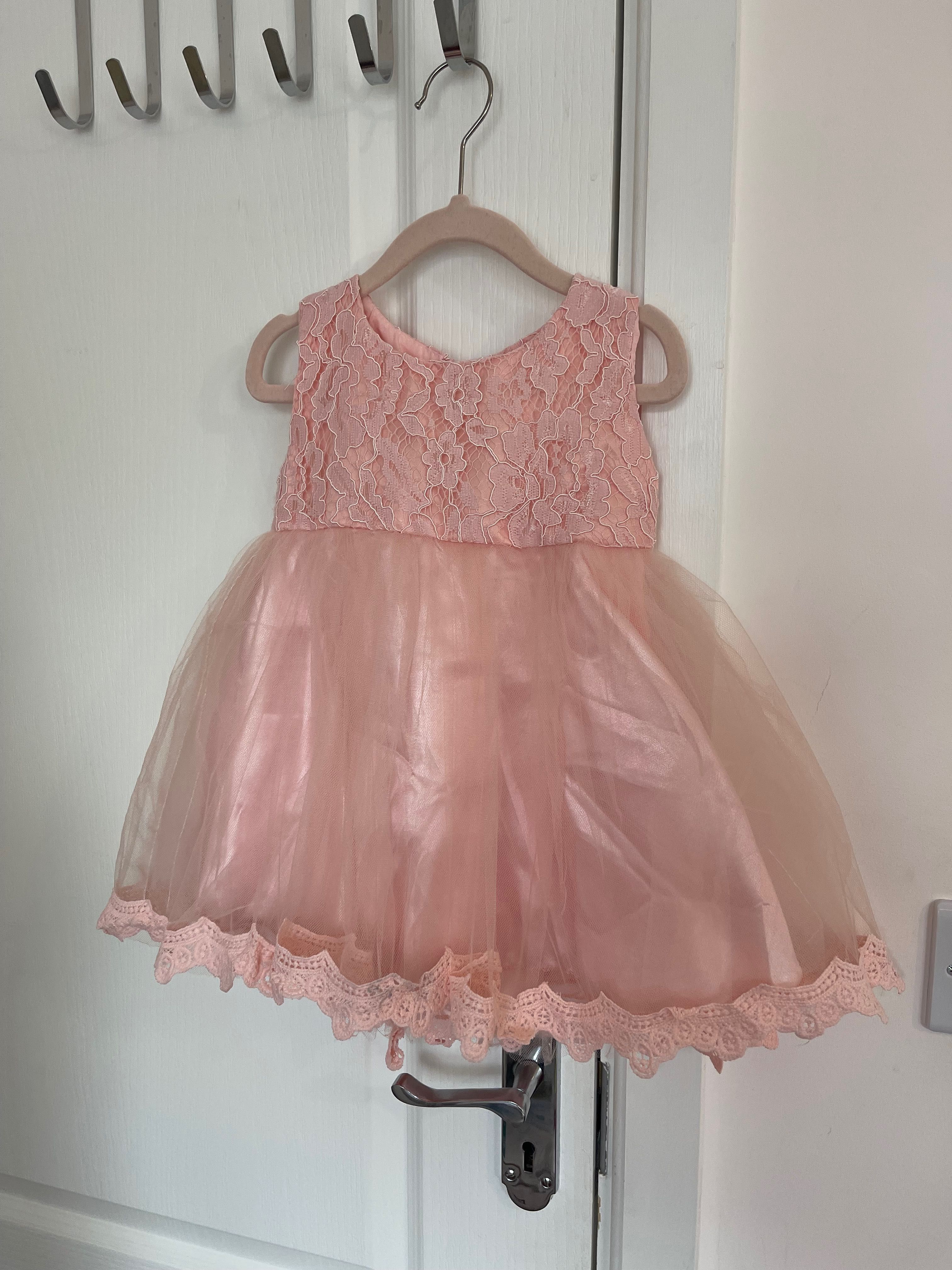Детска рокля за момиченце за 12 месеца с етикет