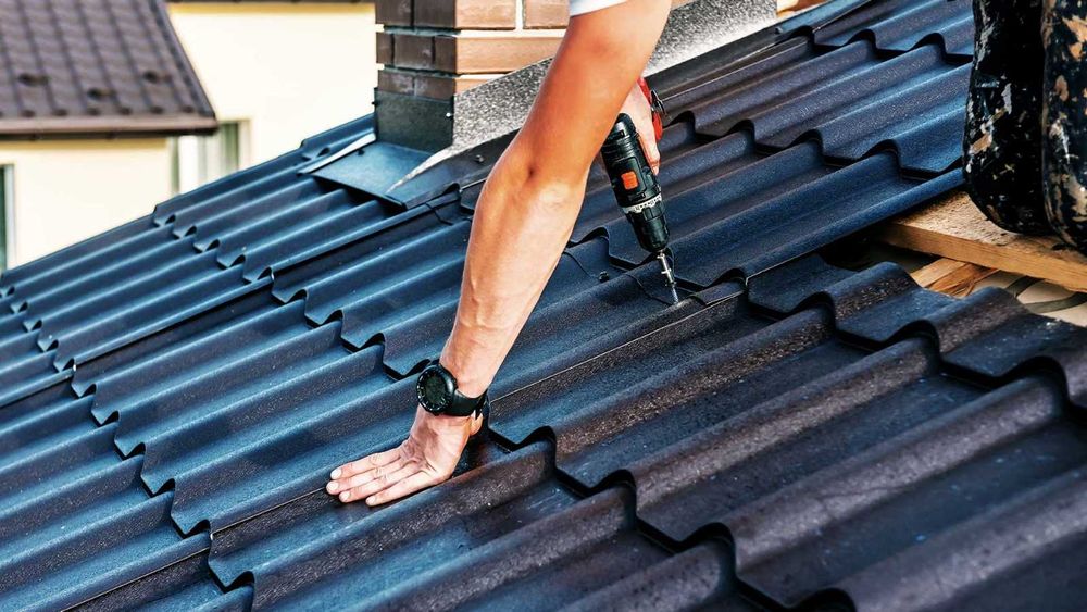 Reabilitare acoperișuri și montaj sisteme de scurgere