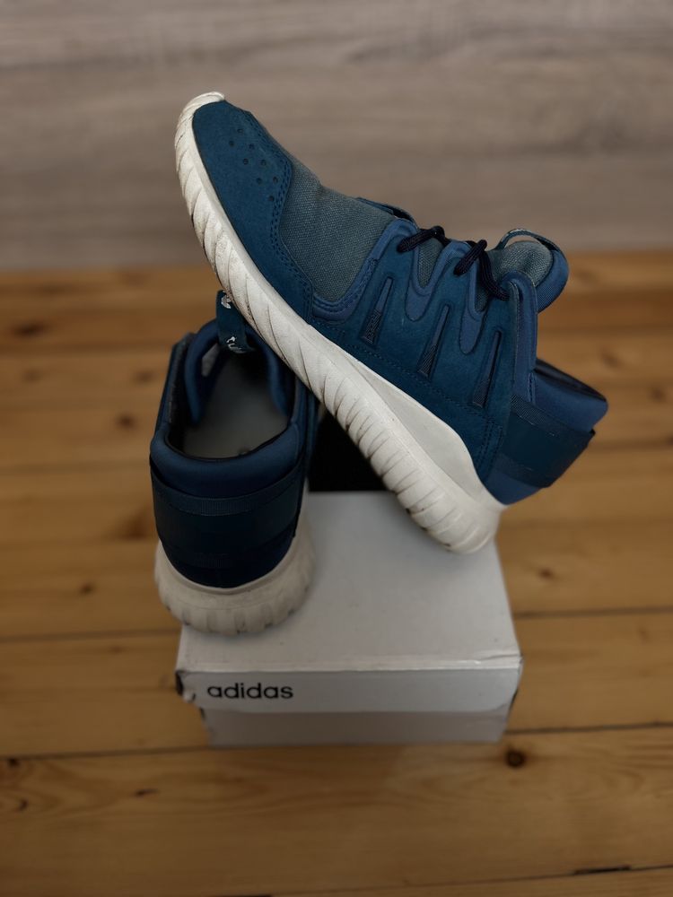 Adidas Tubular - 40 2/3