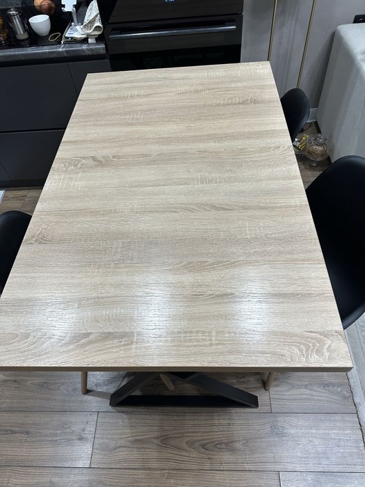 Стол обеденный