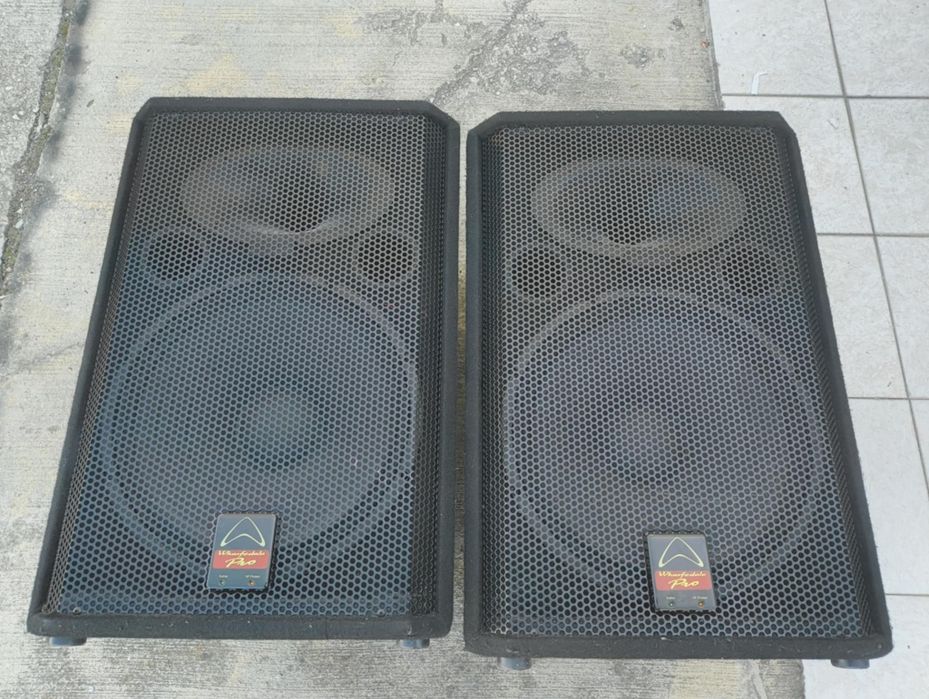 Vând boxe profesionale