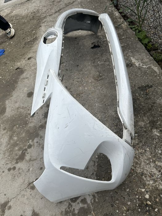 Bară față toyota yaris.